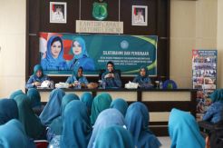 Thia Yufada Ajak Ibu-ibu di Muba Ikuti Tantangan Kekinian