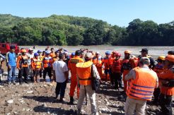 Bocah 5 Tahun Hanyut di Sungai Saddang
