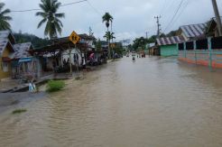 Diguyur Hujan, Jalan Lintas Bangko-Kerinci Banjir dan Longsor