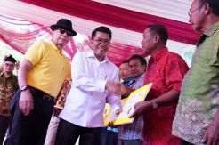 Serahkan Bantuan Tani Nelayan, Misbakhun: Pemerintahan Jokowi Beri Bukti Bukan Janji
