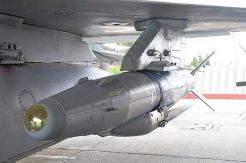 India Gunakan Bom-bom...
