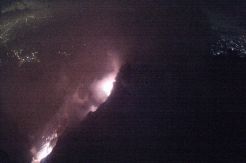 Gunung Merapi Kembali Muntahkan Awan Panas