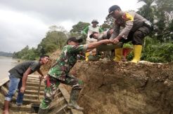 Pascabanjir Merangin, Akses Jalan Nyaris Putus karena Longsor