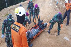 Lagi, Tim SAR Evakuasi Tiga Jenazah Korban Tambang Longsor