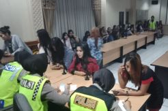 52 Pemandu Lagu dan...