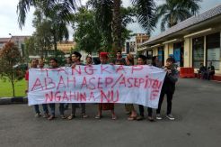 Tulis Ketua NU Mabuk,...
