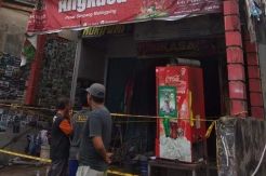Ruko Tiga Lantai Ludes Terbakar, Satu Keluarga Tewas