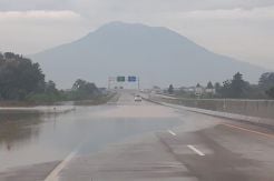 Banjir di Jalur Tol Caruban-Madiun Surut, Kendaraan Dapat Melintas