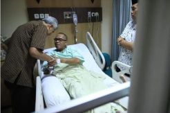 Pasca-Operasi, Bupati Demak Gunakan Alat Bantu Gerak