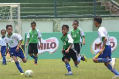MILO Berburu Pesepak Bola Muda di Medan dan Bandung