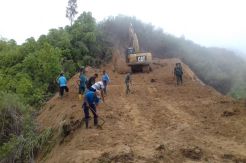 Aksi Satgas TMMD 104 Kodim 0417/Kerinci yang Tanpa Lelah Membantu Warga