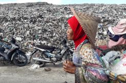 Bahu-Membahu Mengatasi...