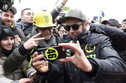Loyalitas dan Pengabdian Penggemar untuk Valentino Rossi
