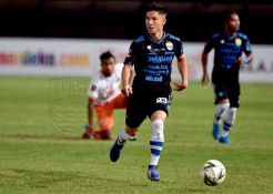 Persib Cukur Cendrawasih Jingga di Laga Hiburan