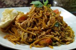 Gugah Selera Makan Malam Anda dengan Mi Goreng Pedas Manis