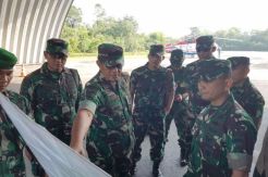 Panglima Divisi Infantri I Kostrad Tinjau Pemadaman Kebakaran Hutan Riau