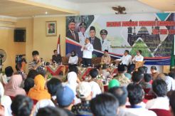 Menteri Eko Putro Sandjojo...