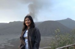 Menikmati Eksotisnya Gunung Bromo ketika Erupsi