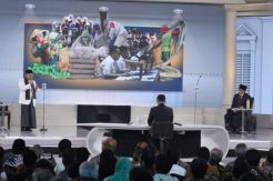 Di Tengah Debat, Sandi...