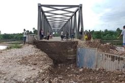 Diterjang Banjir, Jembatan Oemanu di Timor Tengah Utara Putus Total