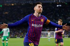 Sudah Lampaui Catatan Xavi, Messi Buru Rekor Ronaldo