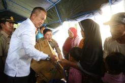 Mensos Kunjungi dan Beri Bantuan untuk Korban Gempa dan Longsor NTB