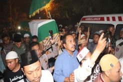 Pemakaman Jenazah Ibunda UAS Disaksikan Wagub Sumut dan Warga Asahan