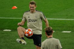 Barcelona Sodorkan Rp965 Miliar untuk Matthijs de Ligt
