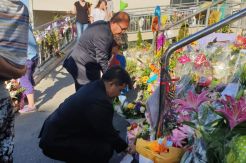Kutuk Teror Selandia Baru, Herri Zulkarnain Berdoa di Lokasi Penembakan
