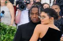 Kabar Selingkuh, Kylie...