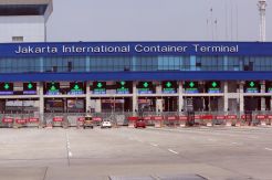Karyawan JICT Dukung Layanan Transshipment Kargo Internasional