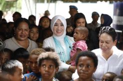 Kunjungi Jayapura, Tri Tito Karnavian Hibur Anak-anak Korban Banjir