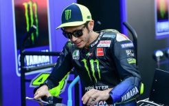 Jam Terbang Bikin Valentino Rossi Paham Hadapi Kritikan