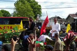 Kampanye Akbar di Banten, Jokowi Diarak Naik Kereta Kuda