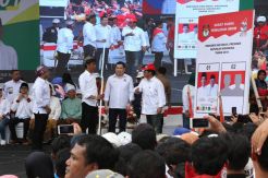 Dampingi Jokowi di Banyuwangi, HT Optimistis Warga Jatim Menangkan 01