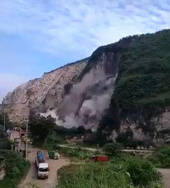 Gunung Kapur di Jember Longsor 1 Orang Tertimbun