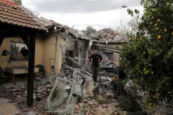 Rumah Warga Israel Hancur Dihantam Roket Gaza, Netanyahu Marah