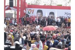 Ribuan Masyarakat Pontianak Antusias Sambut Jokowi