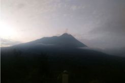 Gunung Merapi Luncurkan Wedus Gembel Sejauh 1,5 Km