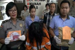 Seorang IRT Bobol ATM Temannya Sendiri, Tertangkap Kamera CCTV
