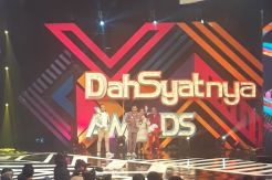 Rizky Febian Kembali Sabet Penghargaan di Dahsyatnya Awards