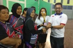 Serunya Emak-emak Ikuti Turnamen Voli Bareng Caleg Perindo di Tangsel