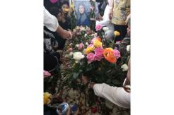 Ribuan Pentakziah Antarkan Jenazah Dian Al Mahri ke Pemakaman