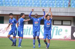 Gunduli Bhayangkara FC, Arema Tantang Kalteng Putra di Semifinal