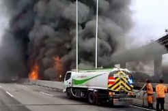 Kebakaran Lapak di Kolong Tol, Jalan Tol Pluit Dialihkan