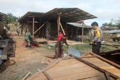 Puting Beliung Landa Merangin, Puluhan Rumah Warga Rusak