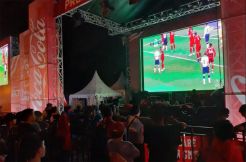 Alun-alun Bekasi Larut dalam Kemeriahan Laga Liverpool vs Tottenham