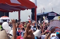 Jokowi Larang Orang...
