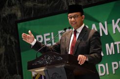 Warga Mengeluh Park and Ride Stasiun MRT Fatmawati Kejauhan, Ini Kata Anies