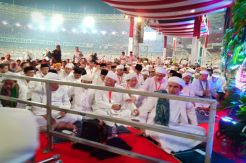 Prabowo-Sandi Salat Subuh Berjamaah di GBK